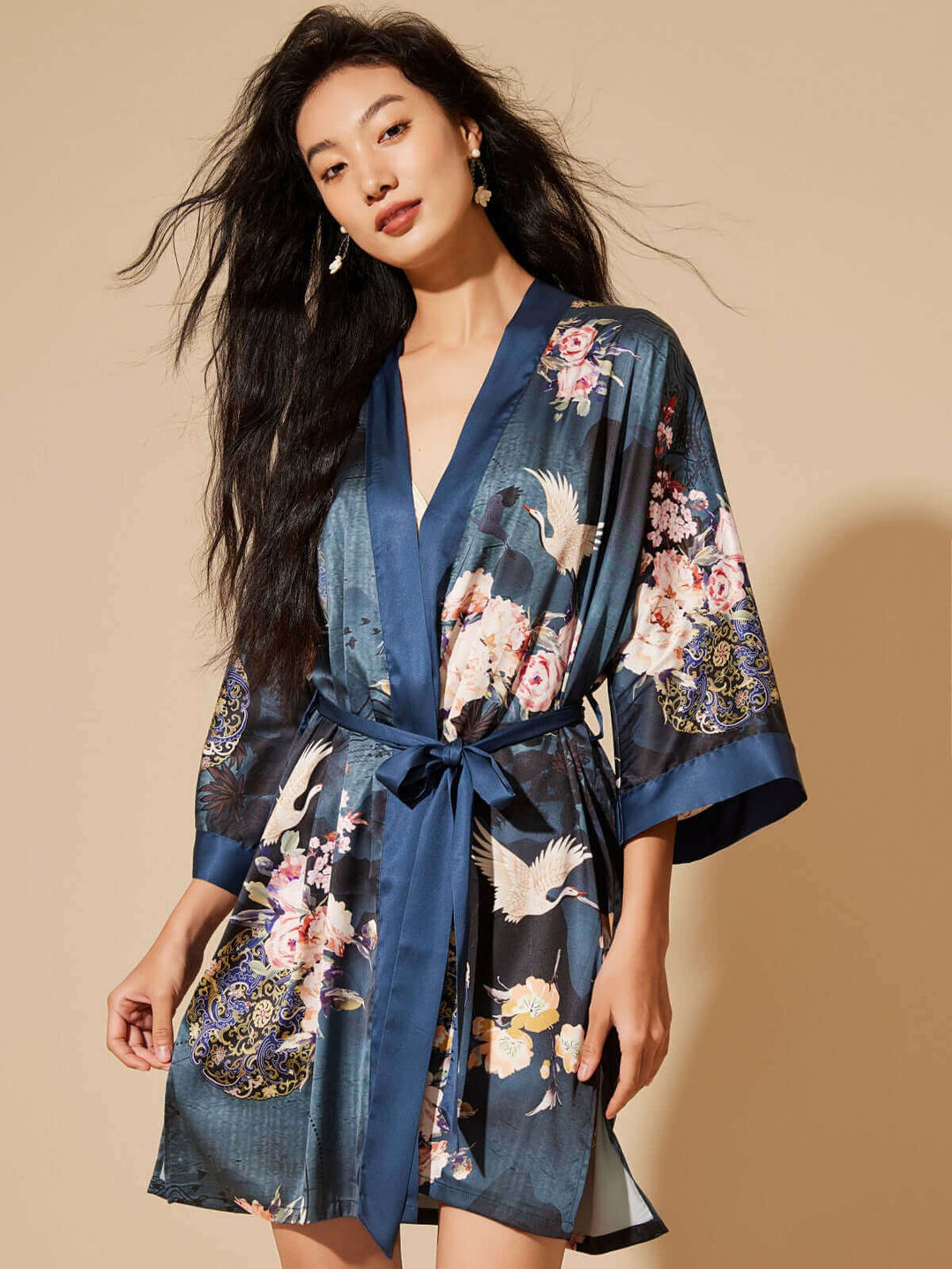 Short Kimono Robe Crane in luxurious floral fabric, perfect for comfort and elegance.